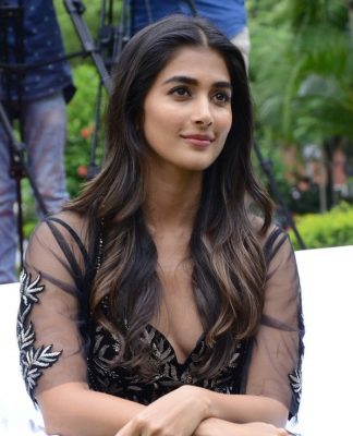 Pooja Hegde awesome pics
